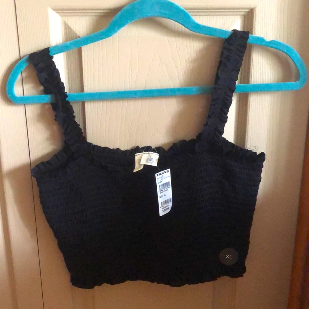Black scrunched crop tank top